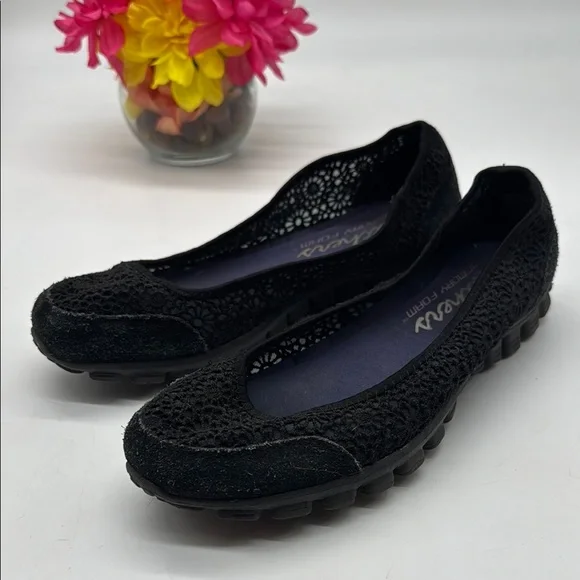 Skechers Black Slip-On Lace Look Flats with Memory Foam Footbed Size 10 SKT7681G - Picture 1 of 6